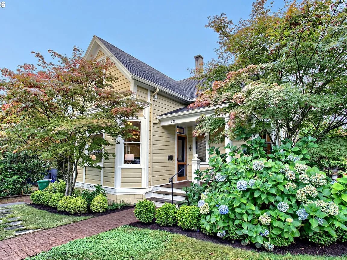 1728 SE Lambert St — photo 3